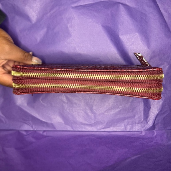 Steve Madden Faux Croc Wallet - Picture 3 of 6